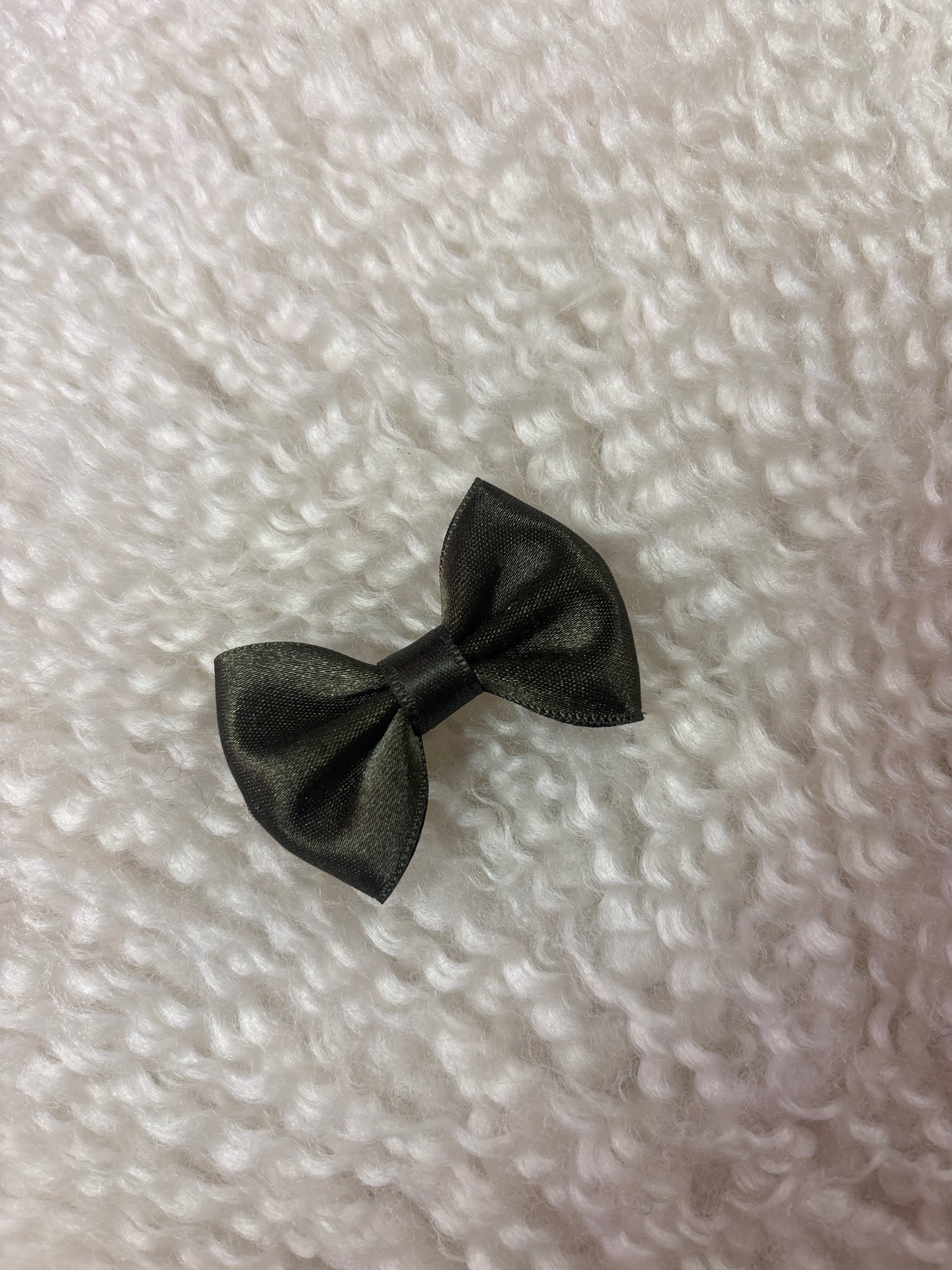 Butterfly Bow Mini Olive - Petite Zara