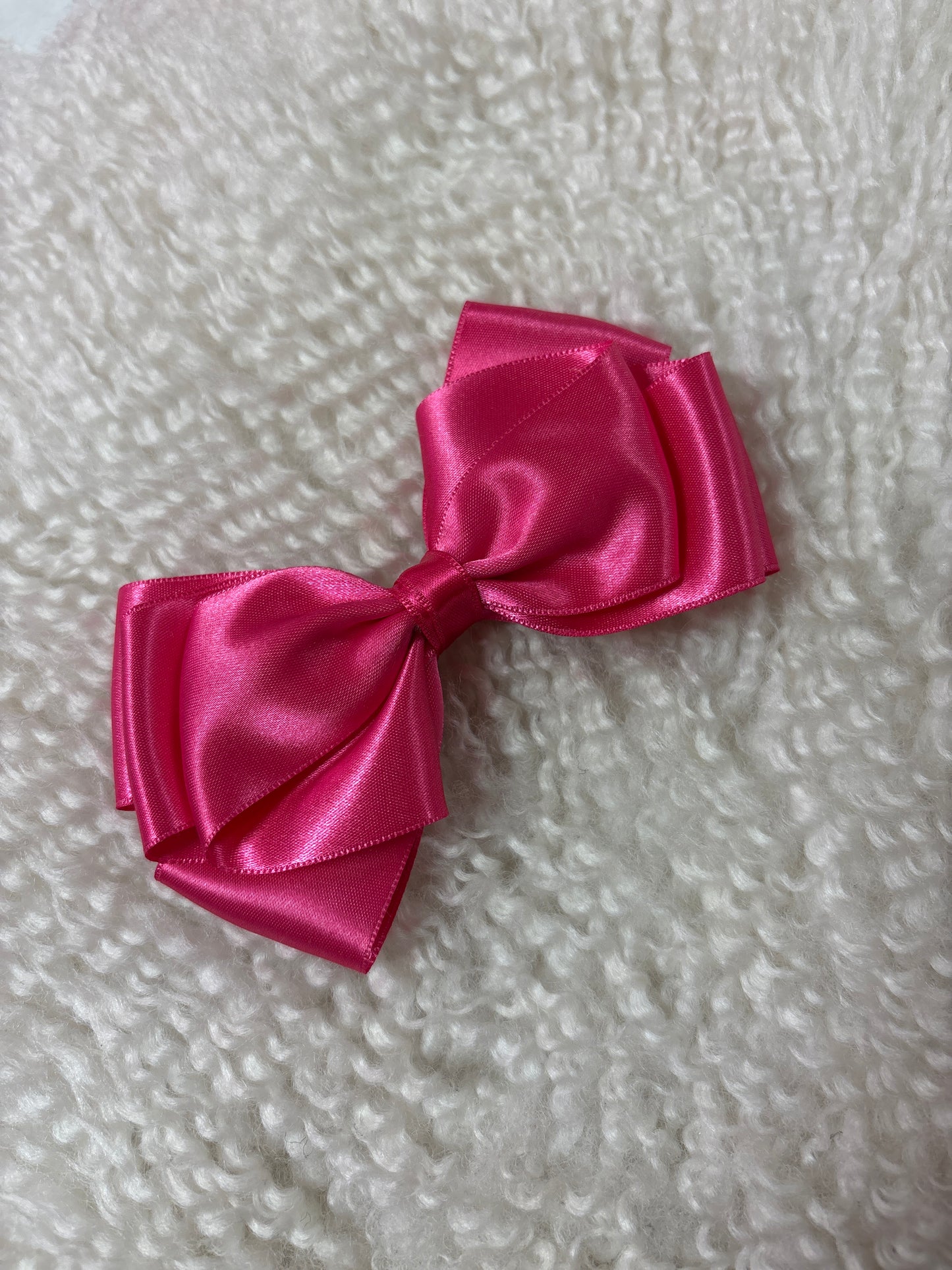 Butterfly Bow Medium Fuchsia - Petite Zara