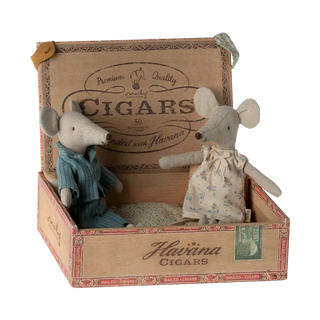 Mum and dad mice in cigarbox - Maileg
